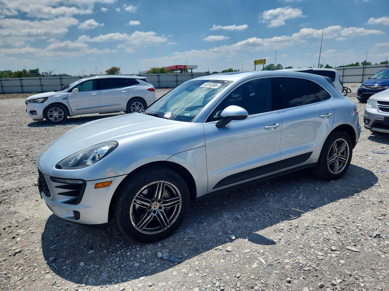 2016 PORSCHE MACAN