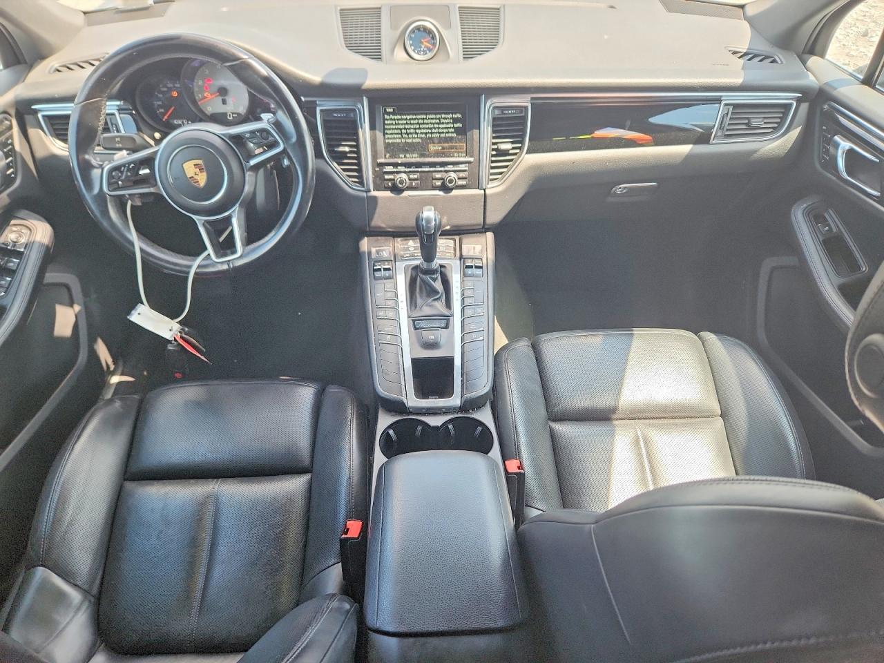 2016 PORSCHE MACAN
