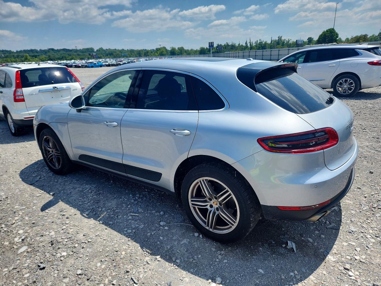 2016 PORSCHE MACAN