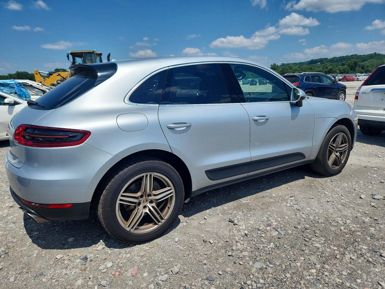 2016 PORSCHE MACAN