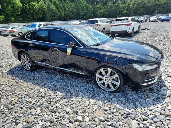 2017 VOLVO S90 Inscription — Passenger 3/4