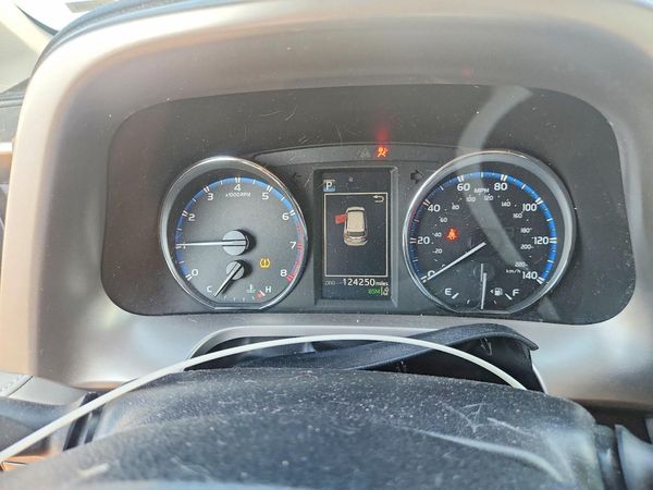 2016 TOYOTA RAV4 XLE (M Grade)