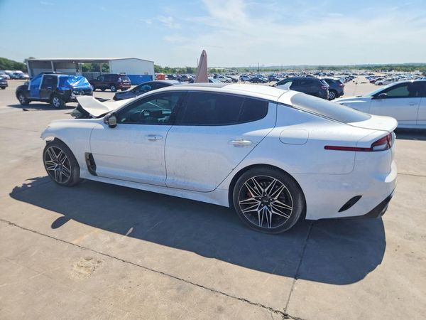 2022 KIA STINGER