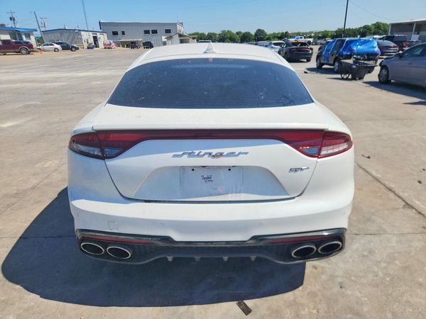 2022 KIA STINGER