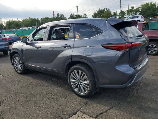 2021 TOYOTA HIGHLANDER Platinum