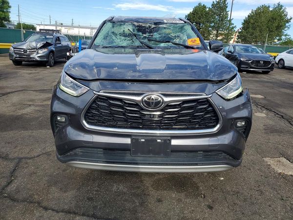 2021 TOYOTA HIGHLANDER Platinum