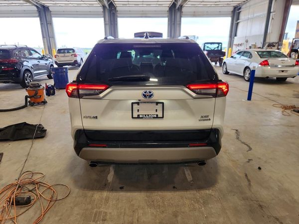 2022 TOYOTA RAV4 XSE