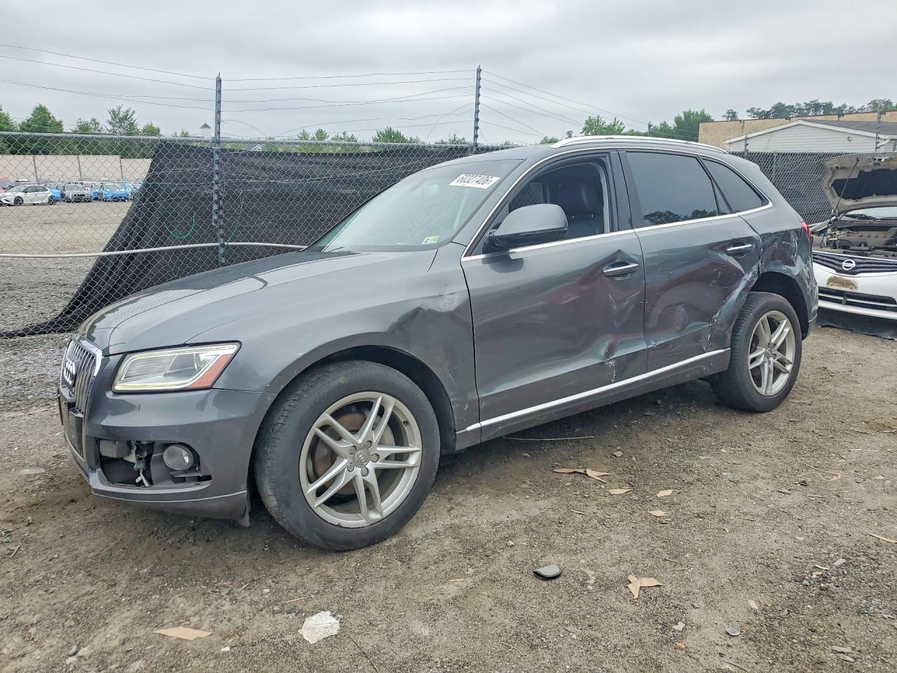 2017 AUDI Q5 quattro Premium Plus — Front 3/4