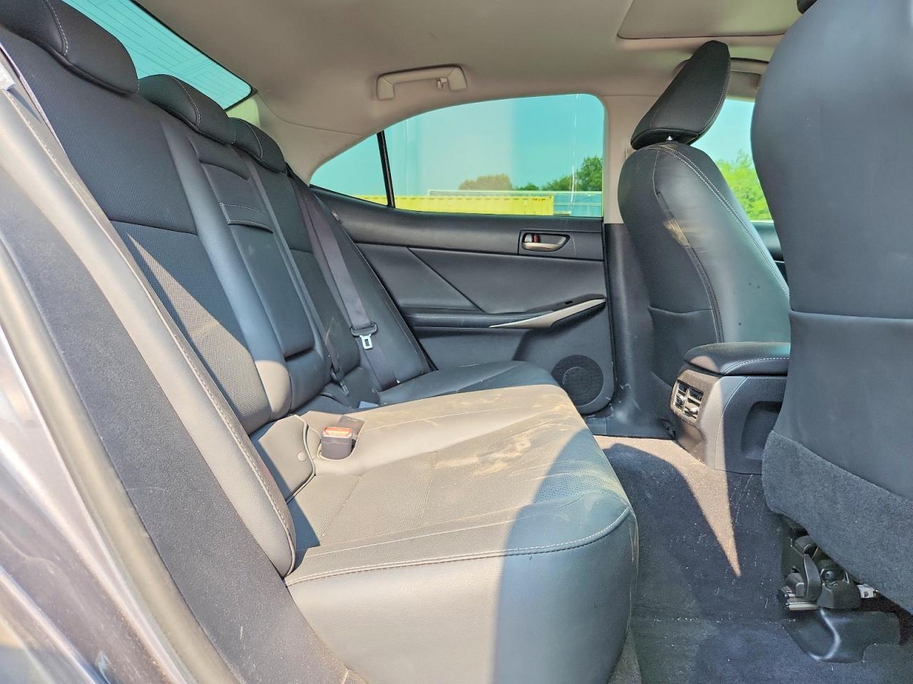 2017 LEXUS IS 300