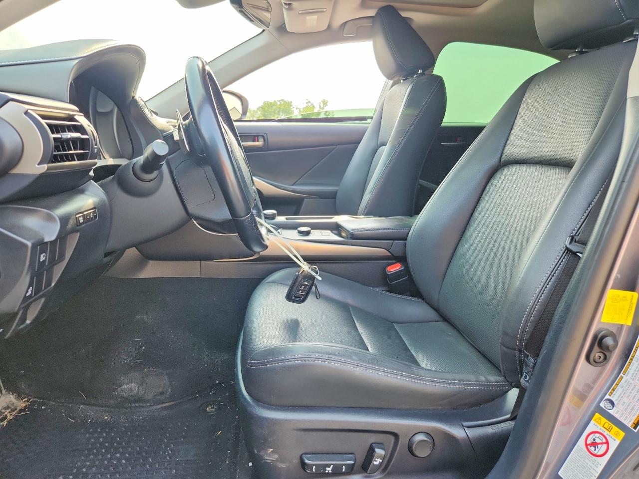 2017 LEXUS IS 300