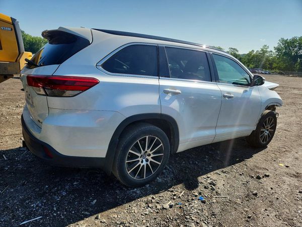 2018 TOYOTA HIGHLANDER SE/XLE