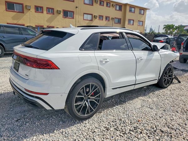 2022 AUDI Q8