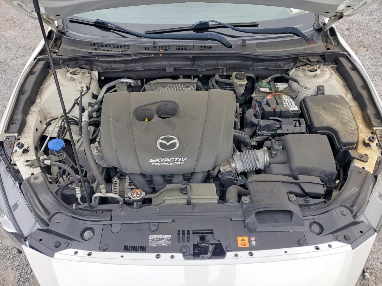2016 MAZDA 3 SE