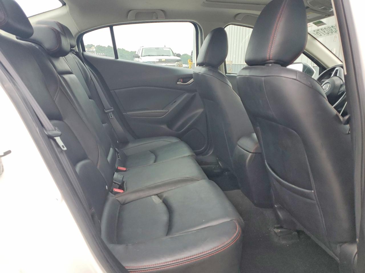 2016 MAZDA 3 SE