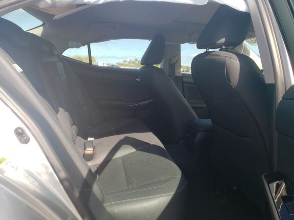2016 LEXUS IS
