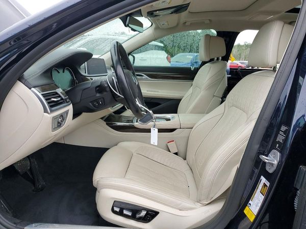 2019 BMW 750