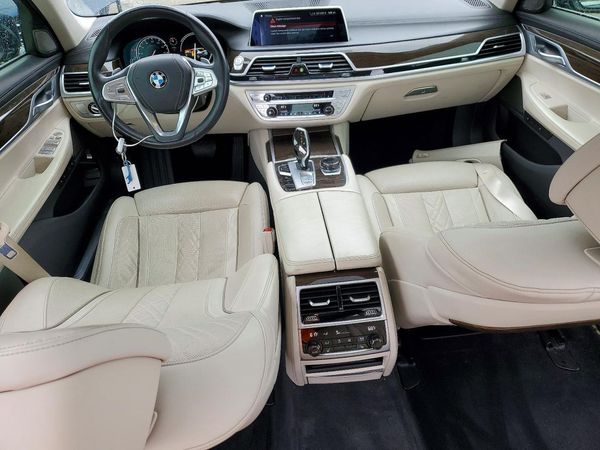 2019 BMW 750