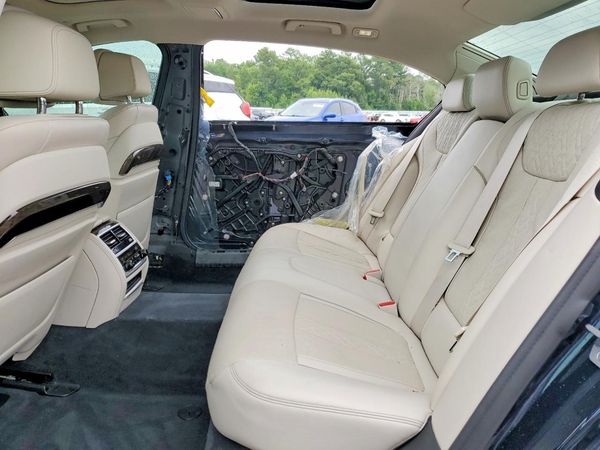 2019 BMW 750