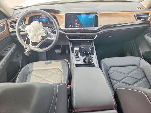 2024 VOLKSWAGEN ATLAS 4Motion SE
