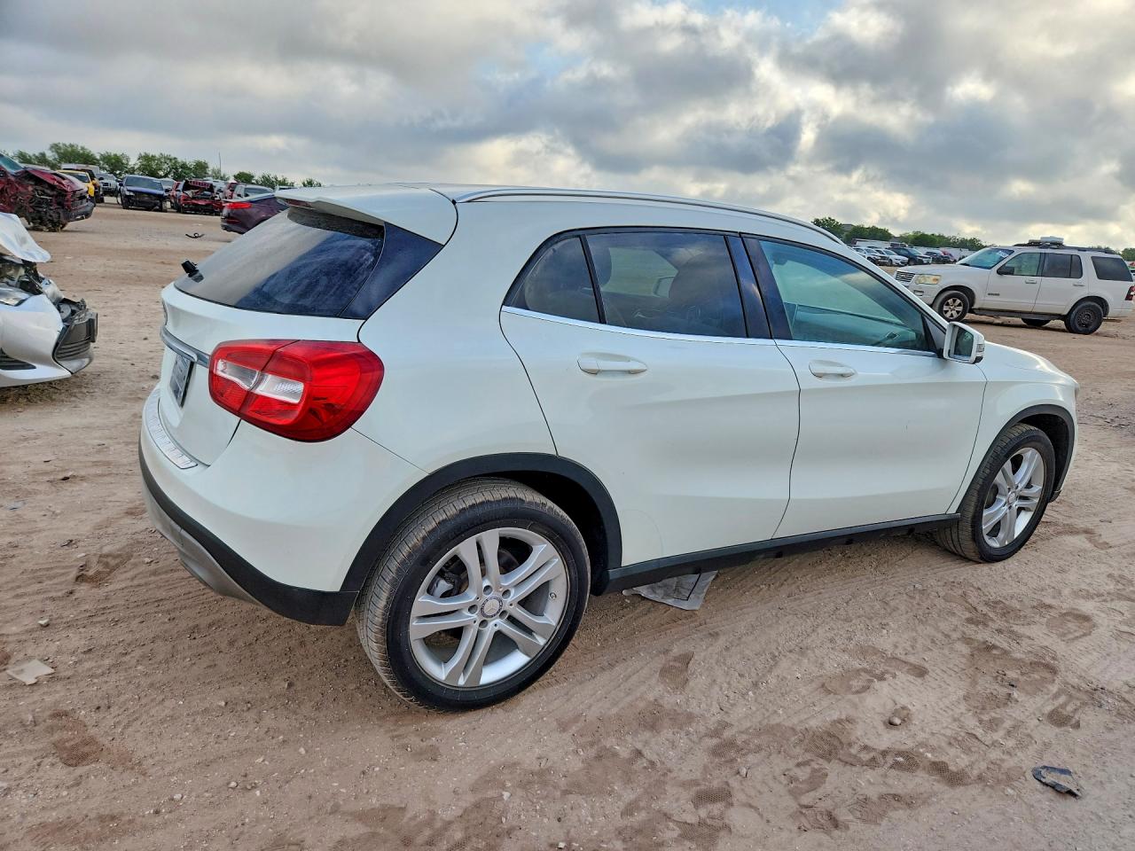 2017 MERCEDES-BENZ GLA GLA250
