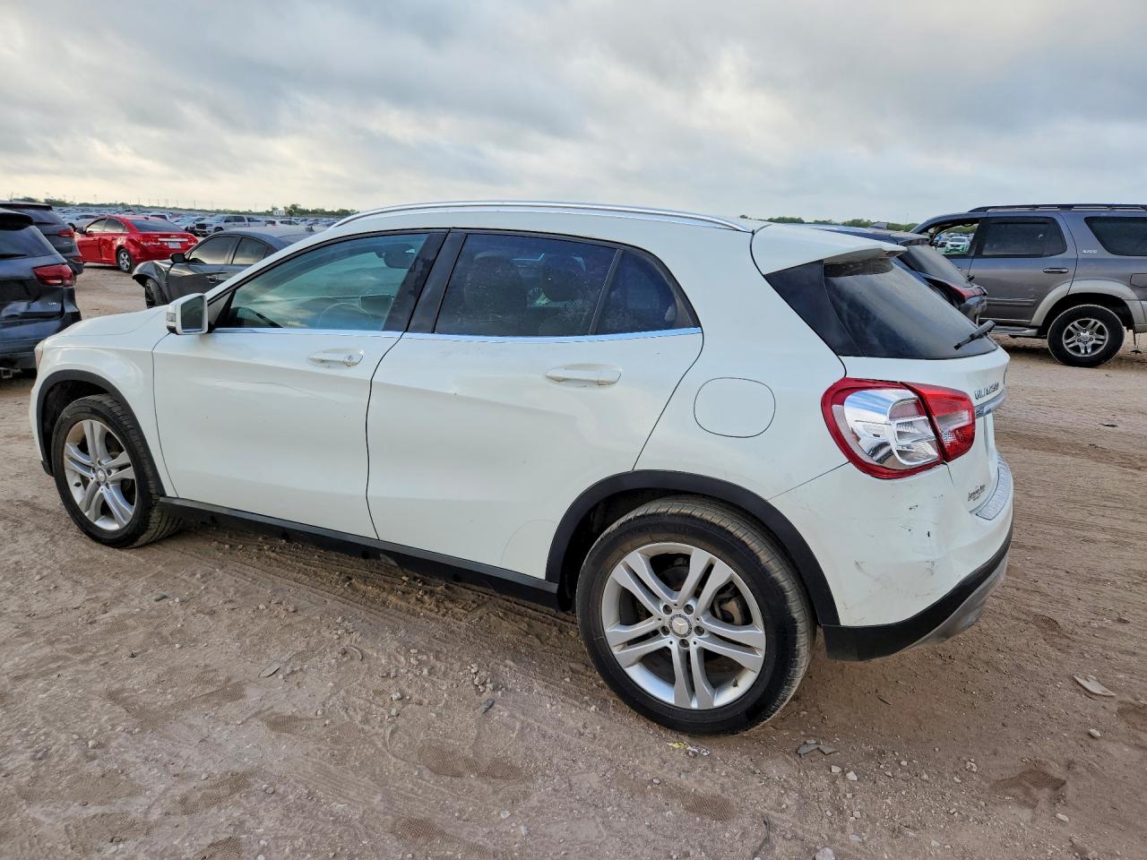 2017 MERCEDES-BENZ GLA GLA250