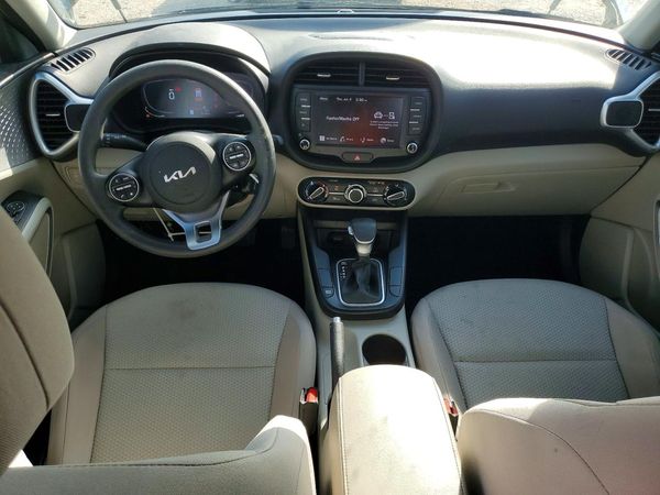 2024 KIA SOUL LX, S
