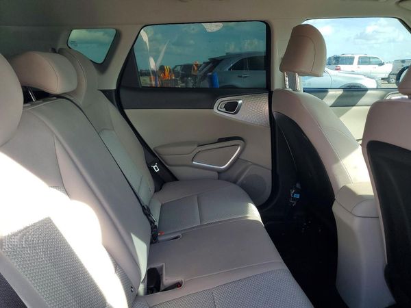 2024 KIA SOUL LX, S
