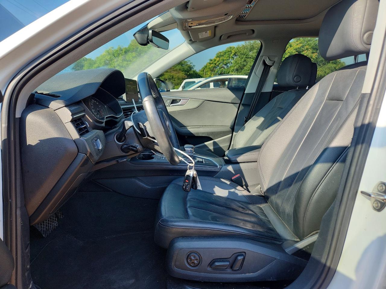 2019 AUDI A4 Premium, Titanium
