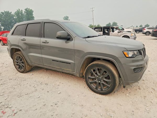 2020 JEEP GRAND CHEROKEE Laredo