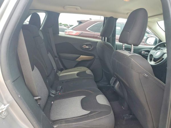 2018 JEEP CHEROKEE LATITUDE FWD