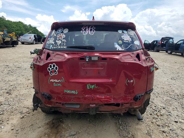 2018 TOYOTA RAV4 LE