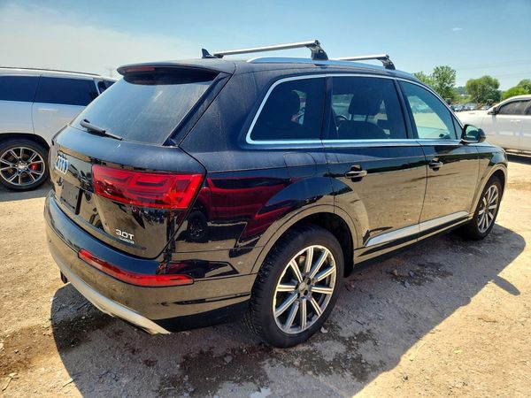 2017 AUDI Q7 quattro Prestige