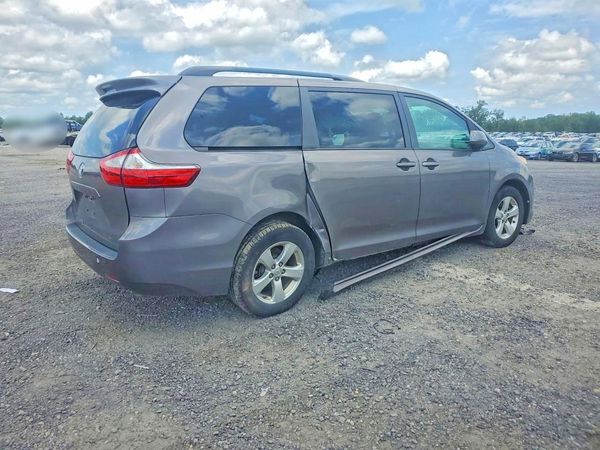 2017 TOYOTA SIENNA LE Mobility/LE