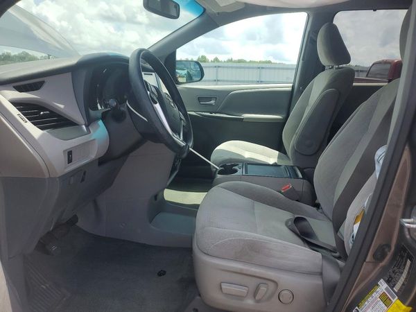 2017 TOYOTA SIENNA LE Mobility/LE
