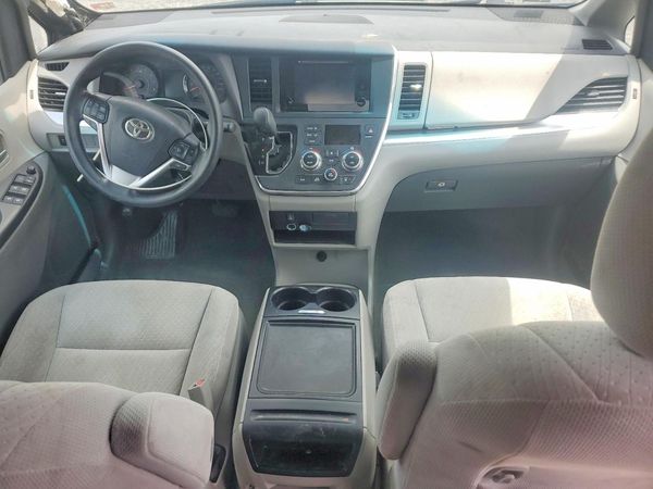 2017 TOYOTA SIENNA LE Mobility/LE