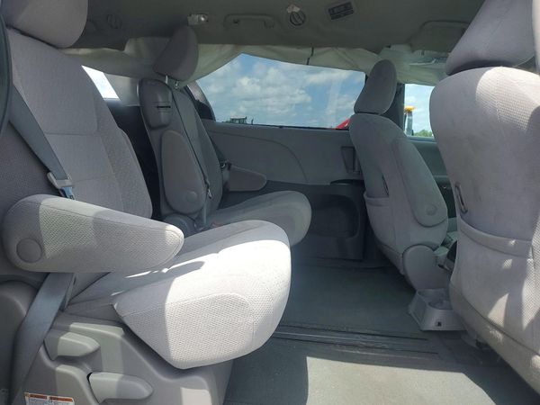 2017 TOYOTA SIENNA LE Mobility/LE