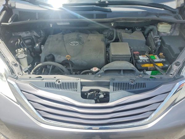 2017 TOYOTA SIENNA LE Mobility/LE