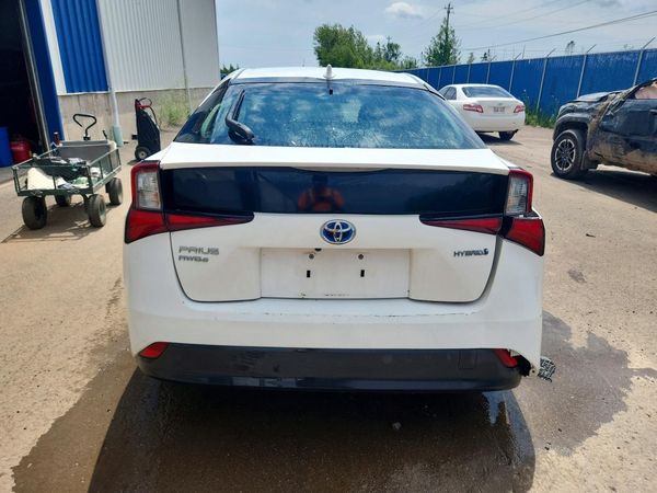 2019 TOYOTA PRIUS LE/XLE