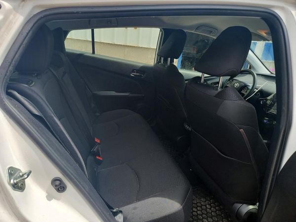 2019 TOYOTA PRIUS LE/XLE