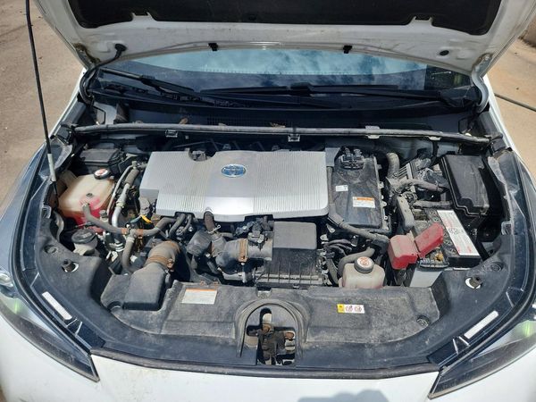 2019 TOYOTA PRIUS LE/XLE