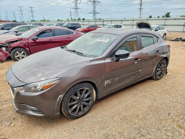 2018 MAZDA 3 Touring