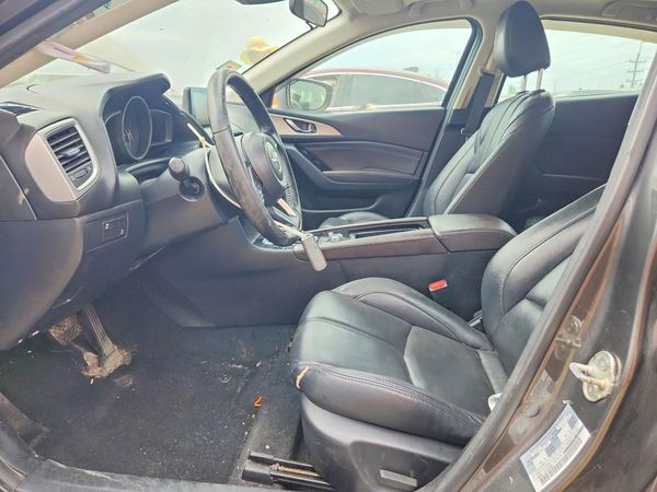 2018 MAZDA 3 Touring