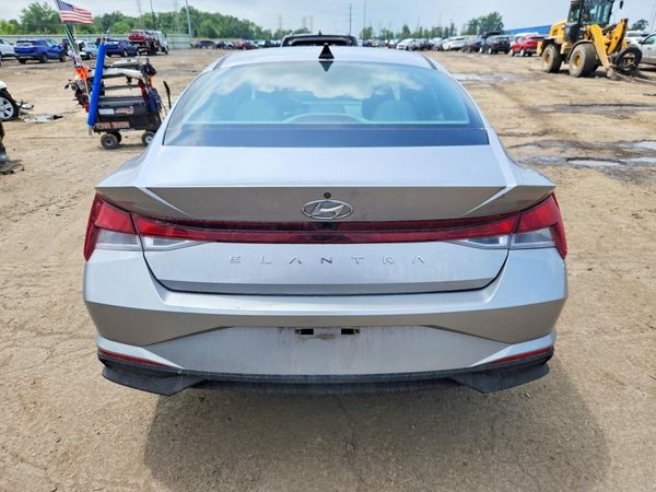 2022 HYUNDAI ELANTRA SEL w/Convenience Pkg