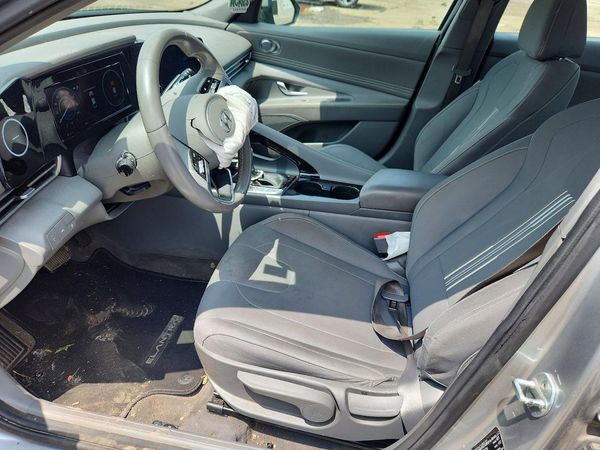 2022 HYUNDAI ELANTRA SEL w/Convenience Pkg