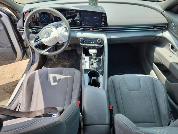 2022 HYUNDAI ELANTRA SEL w/Convenience Pkg