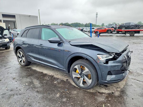 2022 AUDI E-TRON