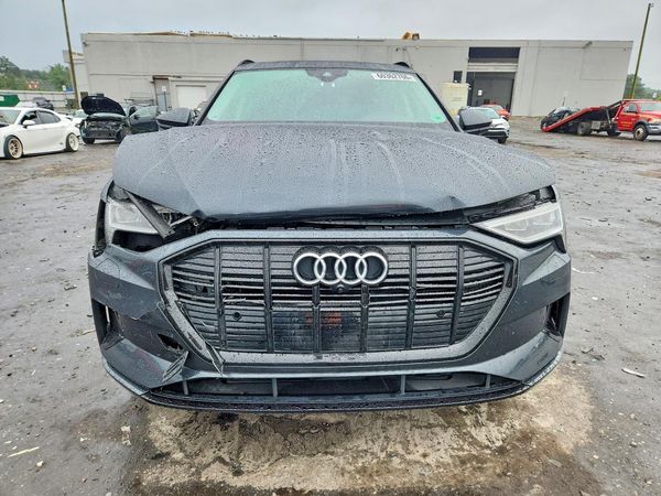2022 AUDI E-TRON