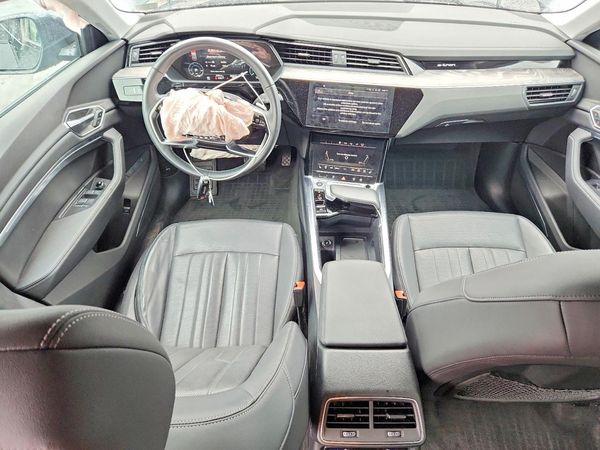 2022 AUDI E-TRON