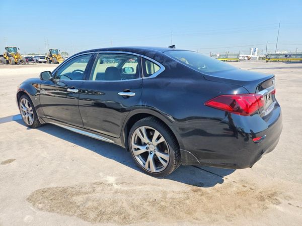 2017 INFINITI Q70L