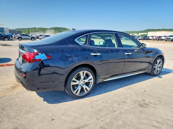 2017 INFINITI Q70L